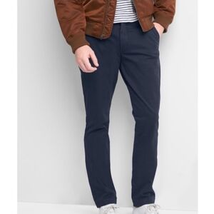 NWT Gap Straight leg chinos